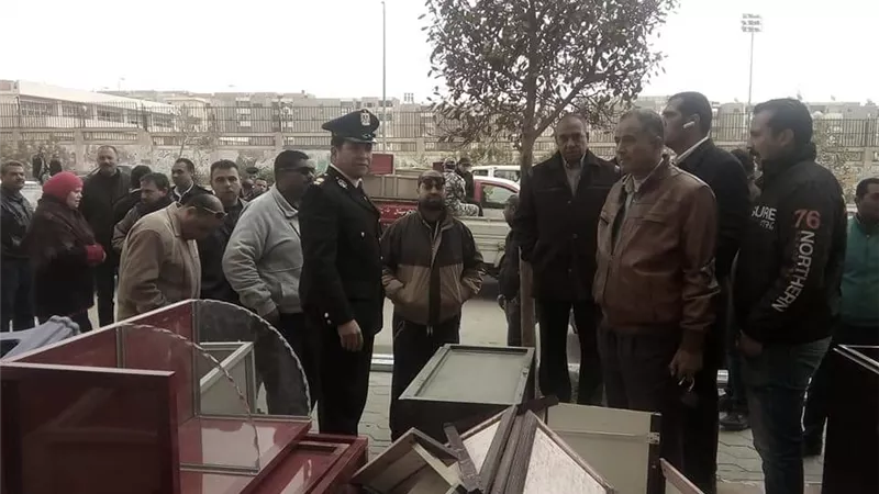 رئيس جهاز مدينة 15 مايو يقود حملة لاسترداد الوحدات السكنية المُحولة لنشاط تجارى