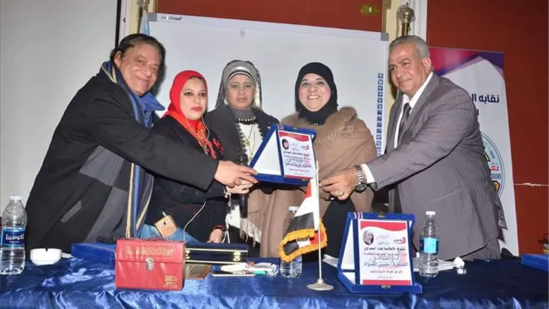 قامات الإبداع كرمت الراحل عزت الإمام بنقابة العلميين بالإسكندرية