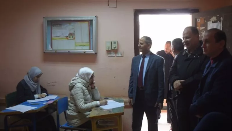 محافظ الفيوم يتفقد لجان امتحانات الشهادة الإعدادية