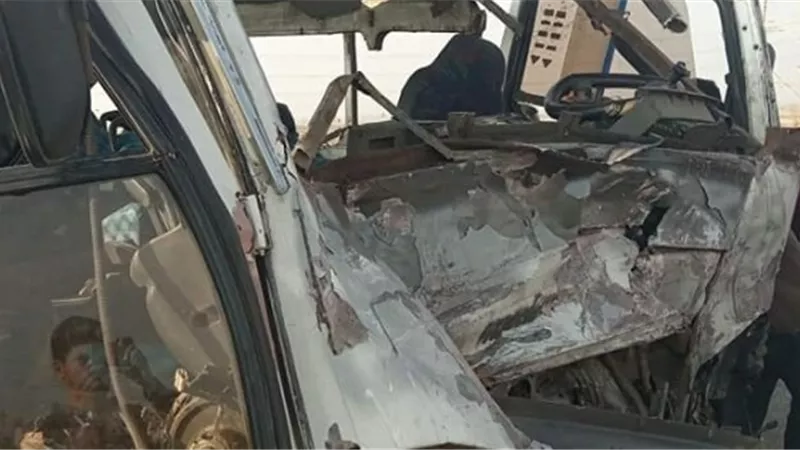 مصرع سائق وإصابة 13 شخصا في انقلاب سيارة علي الحر ببنها
