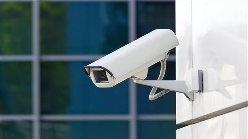 إحالة دعوى إلزام المحال والمؤسسات بوضع كاميرات مراقبة للمفوضين