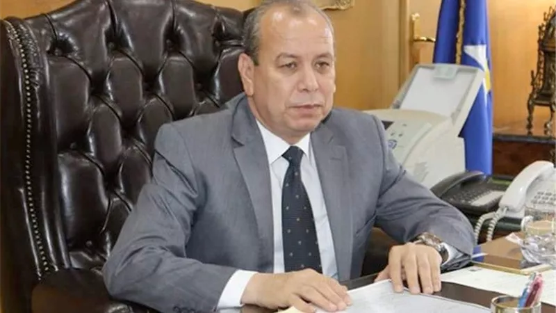 محافظ كفرالشيخ يروى التفاصيل الكاملة لإنقاذ 17 صيادا مصريا من الموت.. فيديو
