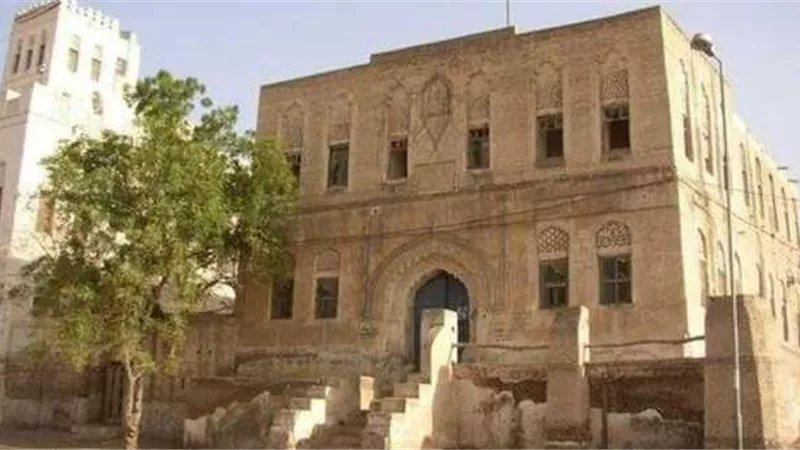 الحوثيون يسرقون تراث عاصمة اليمن القديمة