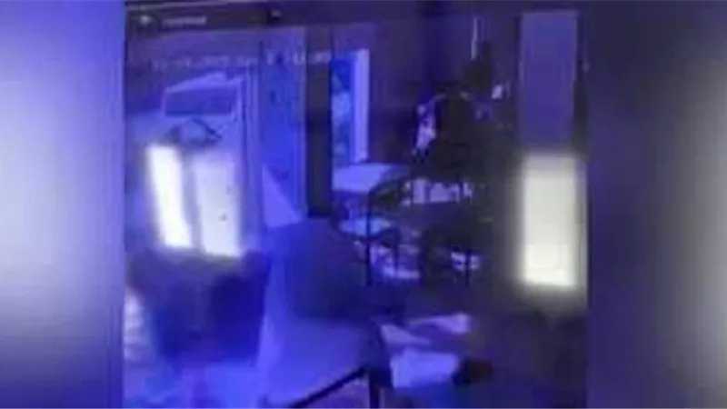 نجاة سعودي من 