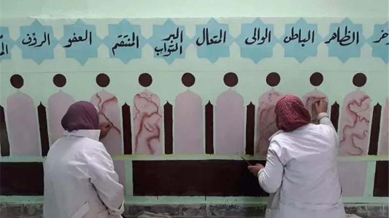 طالبات الخارجة يجملن المساجد