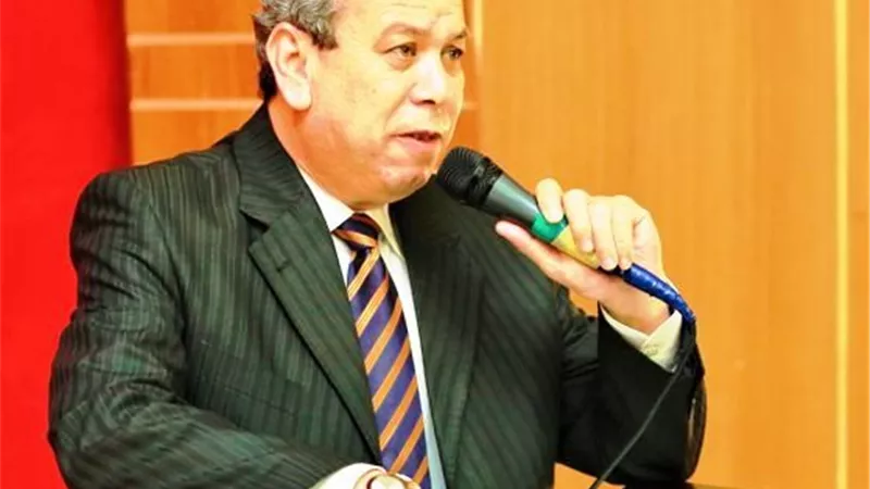محافظ كفرالشيخ يتابع أعمال الخطة الإستراتيجية لمحو اﻷمية