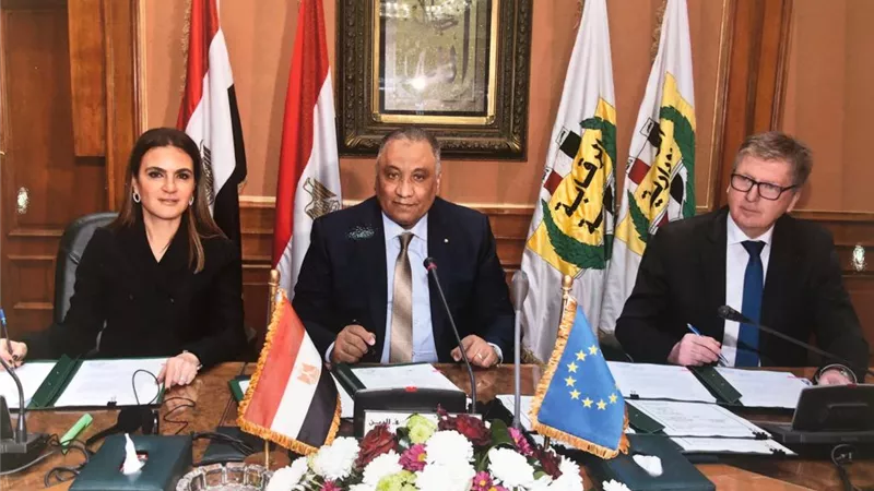 الرقابة الادارية و الاستثمار والتعاون الدولى يوقعان اتفاق منحة من الاتحاد الاوروبى