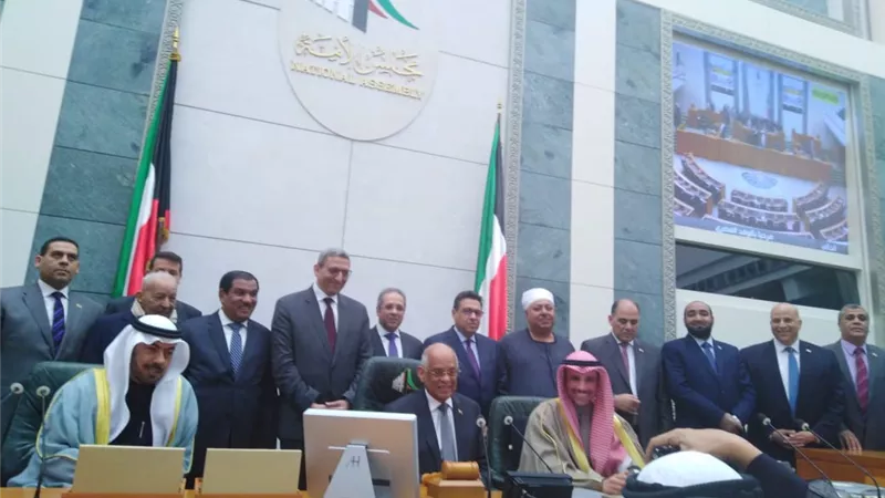 عبدالعال يلتقي مع رئيس مجلس الأمة الكويتي