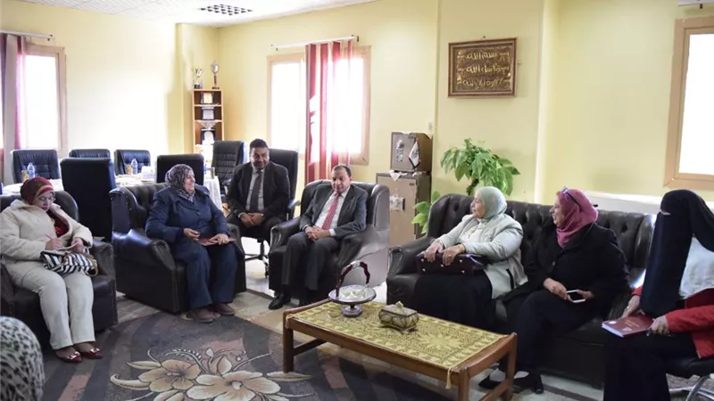 رئيس جامعة بنى سويف يستقبل لجنة متابعة كلية التمريض