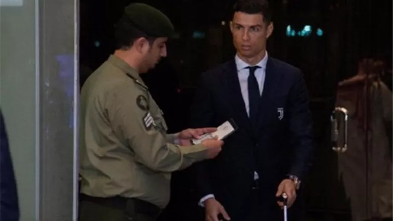 فضيحة جديدة لرونالدو.. واللاعب يخضع للتحقيق