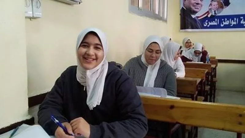 فيزياء الأول الثانوى بالأقصر بلا شكاوى و 10 % 