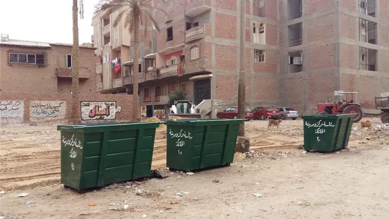 حملة نظافة موسعة لمدينة الخانكة وصناديق في أماكن تجمعات القمامة