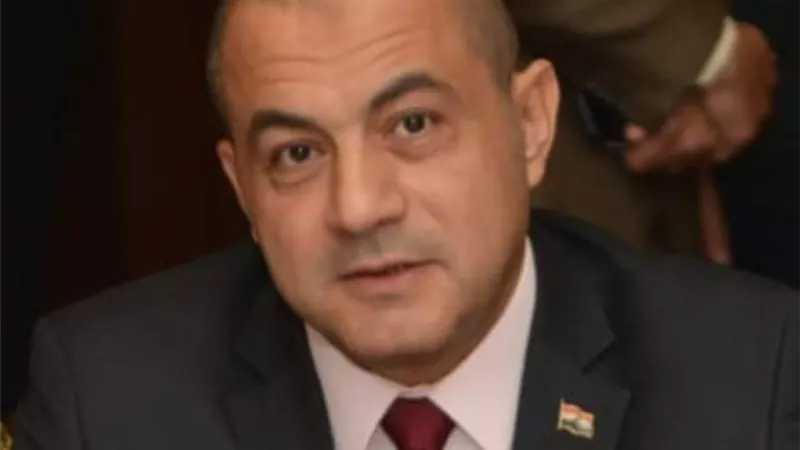 مساعد رئيس مصر الثورة يهنئ وزير الداخلية بعيد الشرطة