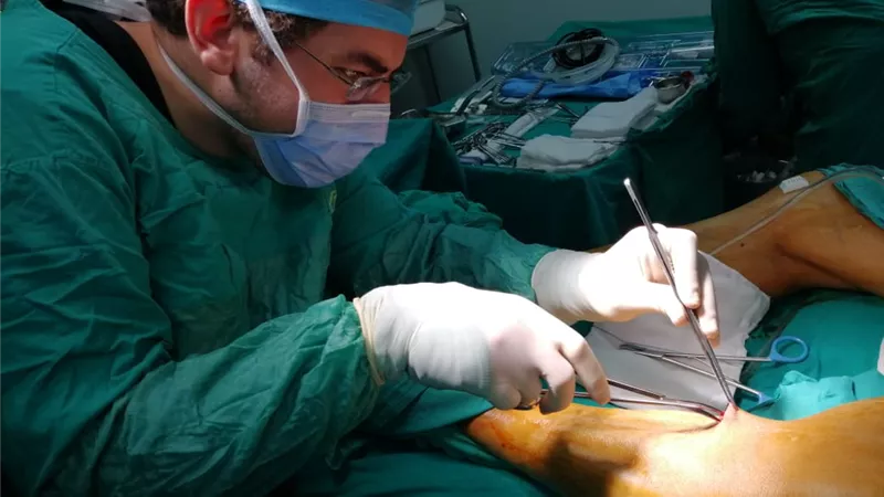 لأول مرة استخراج الوريد بالمنظار في معهد ناصر