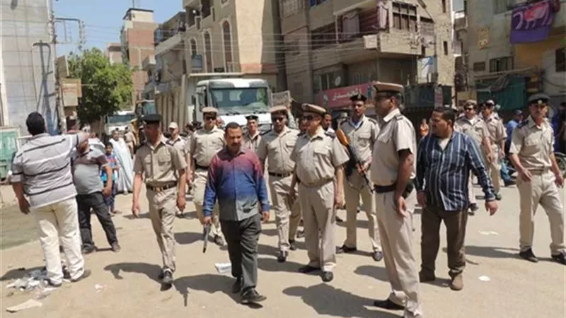 محاضر للمخالفين فى محلات واسواق مطاى