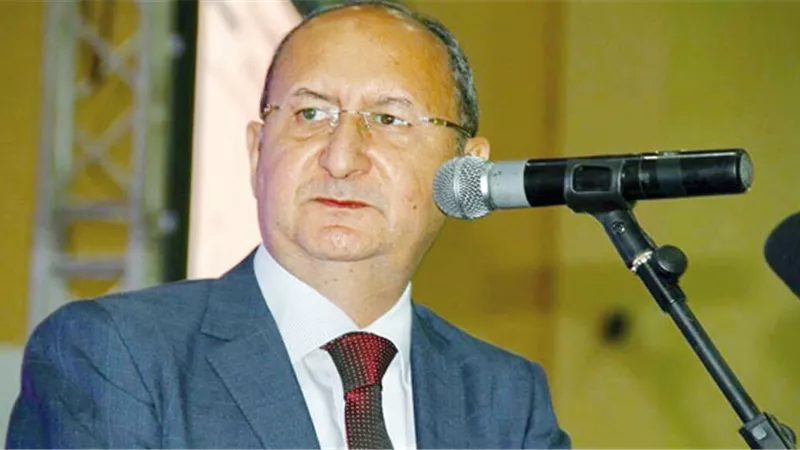 وزيرالتجارة يبحث مع فولفو تصنيع الأتوبيسات