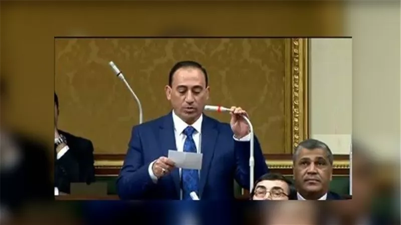 برلمانى يطالب الحكومة بانقاذ البحيرة من تلوث المياه بسبب السدة الشتوية