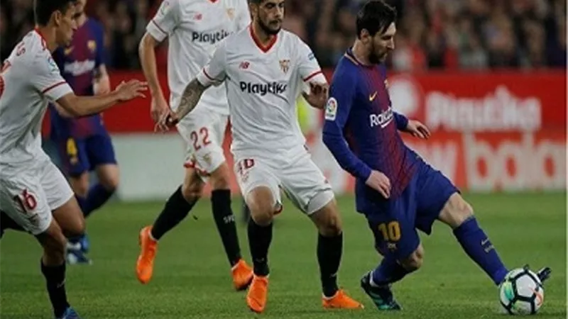 إشبيلية يهزم برشلونة بثنائية فى كأس ملك أسبانيا.. فيديو