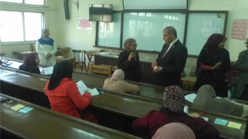 رئيس جامعة الأزهر يوجه بتقديم الرعاية الطبية لطالبة تعرضت الإعياء بعدأداء الامتحان