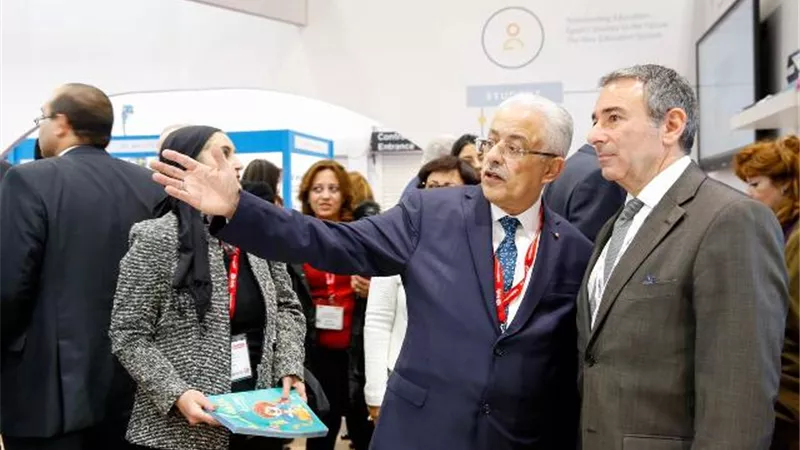 جناح وزارة التربية والتعليم والتعليم الفني في BETT Show البريطاني يجذب الأنظار