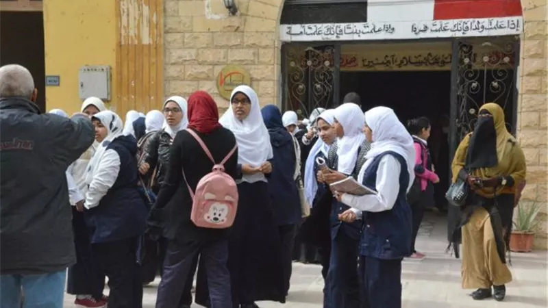الكيمياء ختام سهل لإمتحانات الأول الثانوى بالأقصر