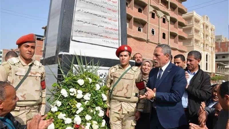 محافظ الاسماعيلية يشارك رجال الشرطة الاحتفالات بالذكرى الـ 67
