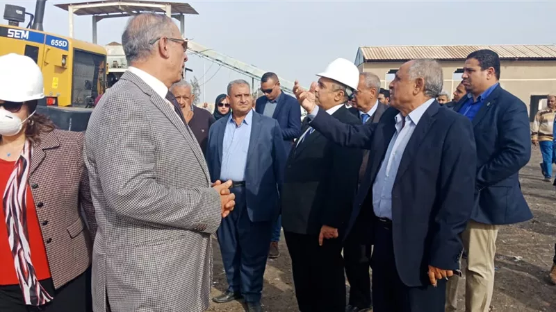 وزير الزراعة ومحافظ البحر الاحمر يفتتحان مصنع لتدوير المخلفات الصلبة