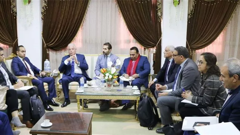فوده يستقبل وفدا من البنك الدولى بمكتبة بطور سيناء