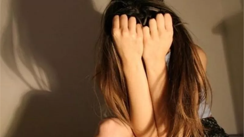 عامل بالغربية يعتدى جنسياً على ابنته 14 مرة.. وشقيقتها الكبرى تبلغ المباحث
