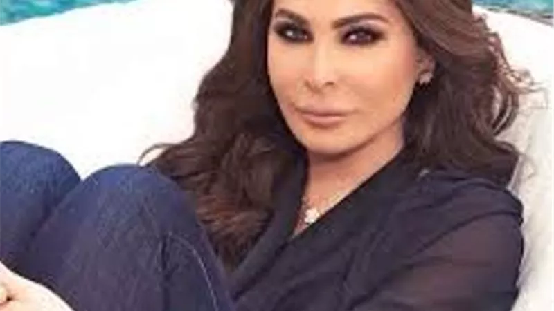 إليسا فى غرفة العمليات.. تعرف على السبب