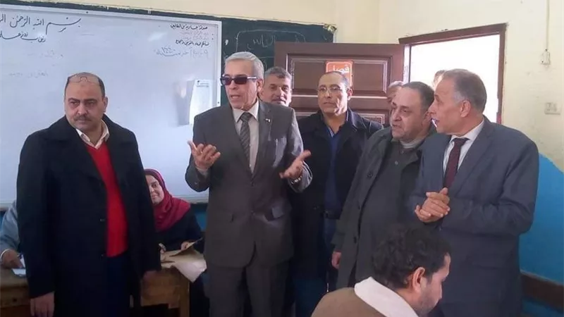 وكيل تعليم القليوبية يتفقد كنترول الشهادة الإعدادية