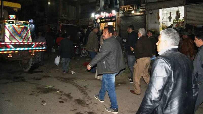 جهاز العبور يشن حملة إشغالات ومخالفات ليلاً بالأحياء.. بالصور