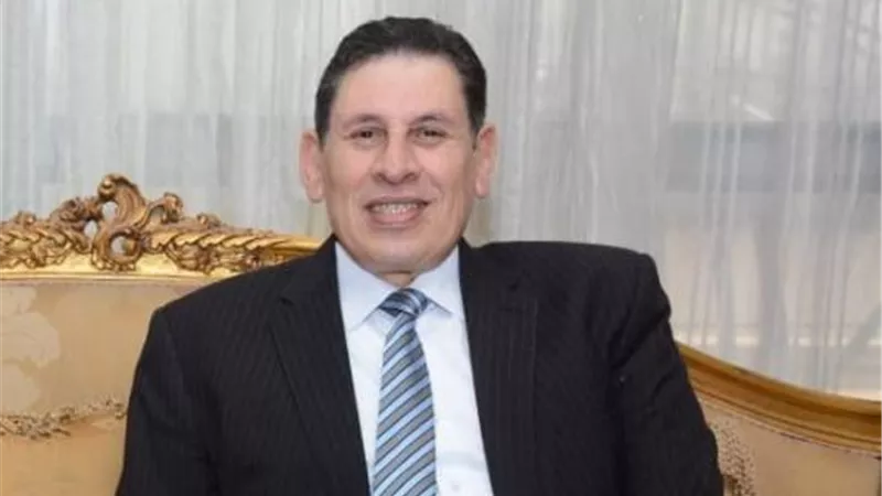 نائب رئيس عين شمس يؤكد: ضرورة تعظيم الاستفادة من معرض الكتاب في النشر الأكاديمى