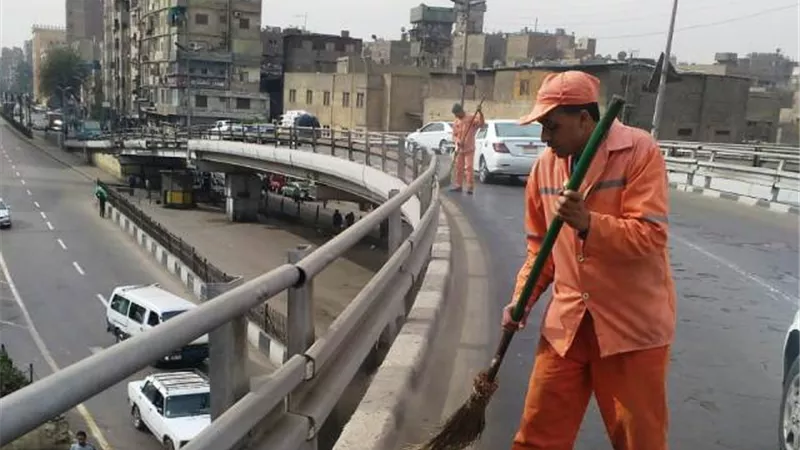 اعمال دهان وتجميل كوبرى الازهر مستمرة