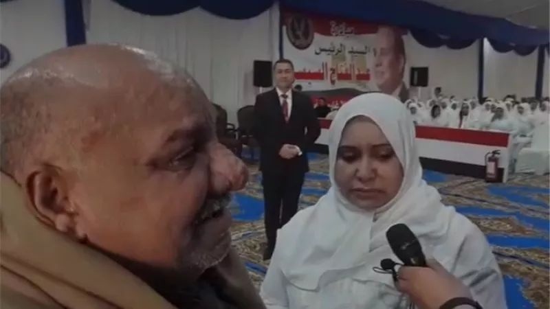 إحدى الغارمات المفرج عنهن: ربنا يخلى السيسى لمصر.. صور