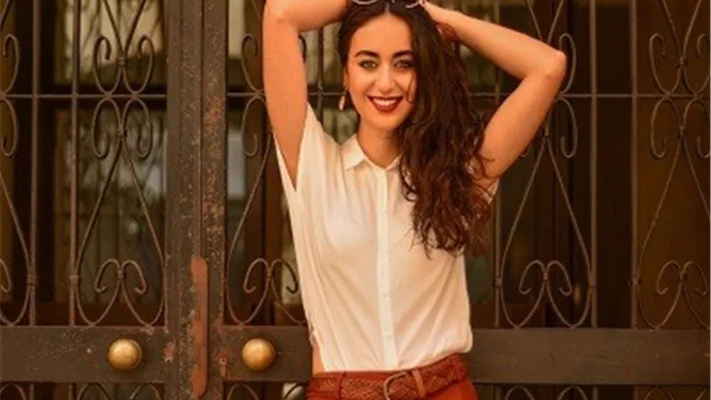 فايا يونان تغنى فى الماركيه .. 9 فبراير