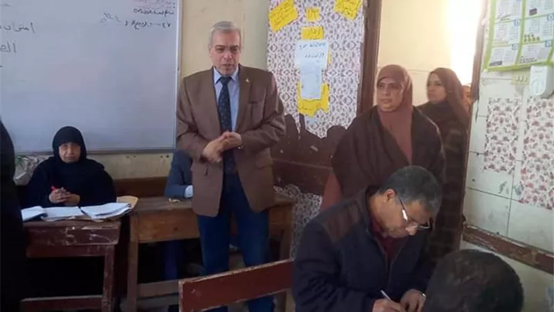 عجلان يتفقد كنترول الشهادة الاعدادية بالقليوبية