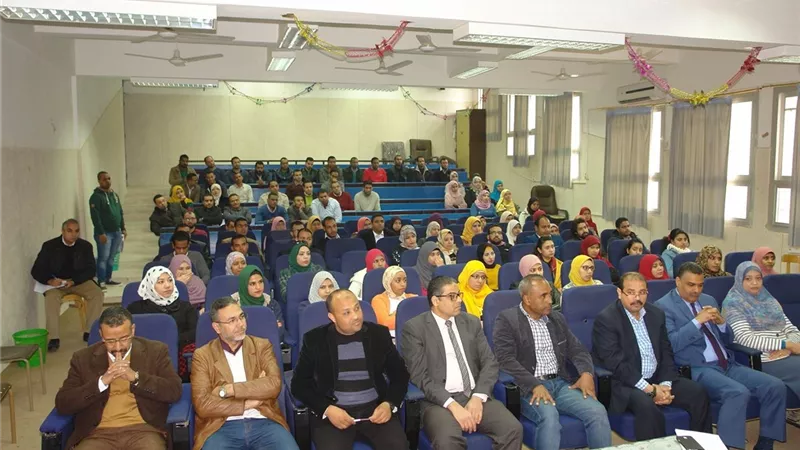 افتتاح فعاليات دورة اعداد المعلم الجامعي بجنوب الوادى