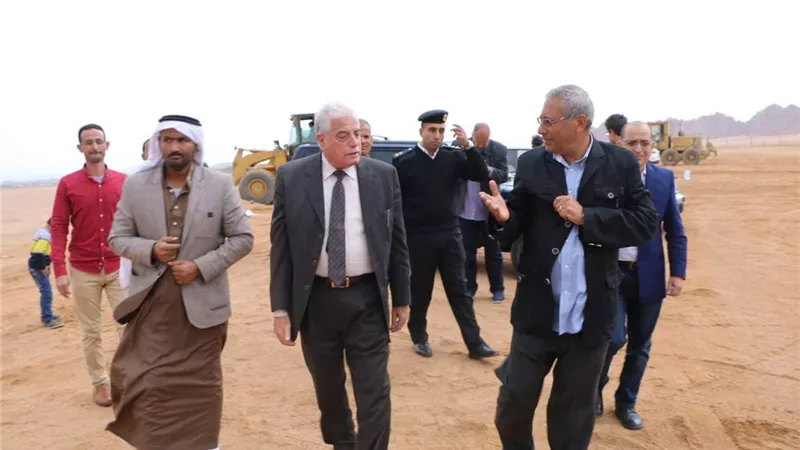 فودة تفقد مضمار الهجن بشرم الشيخ استعدادا لافتتاحه