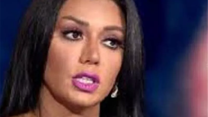 رانيا يوسف تكشف على الهواء حقيقه الفيلم الاباحي على السوشيال ميديا