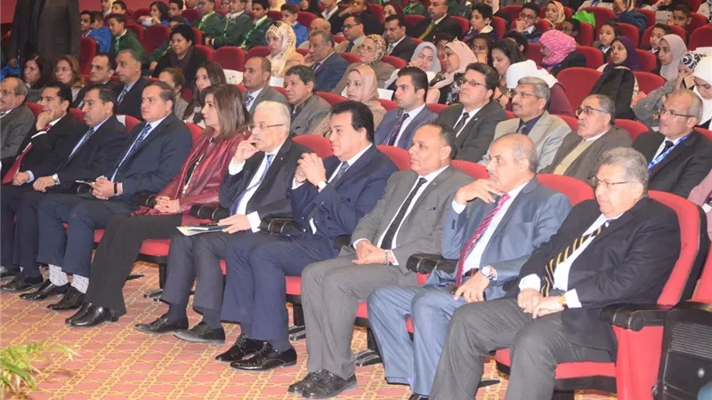 خالد عبد الغفار يفتتح المؤتمر القومي الأول لجامعة الطفل صور