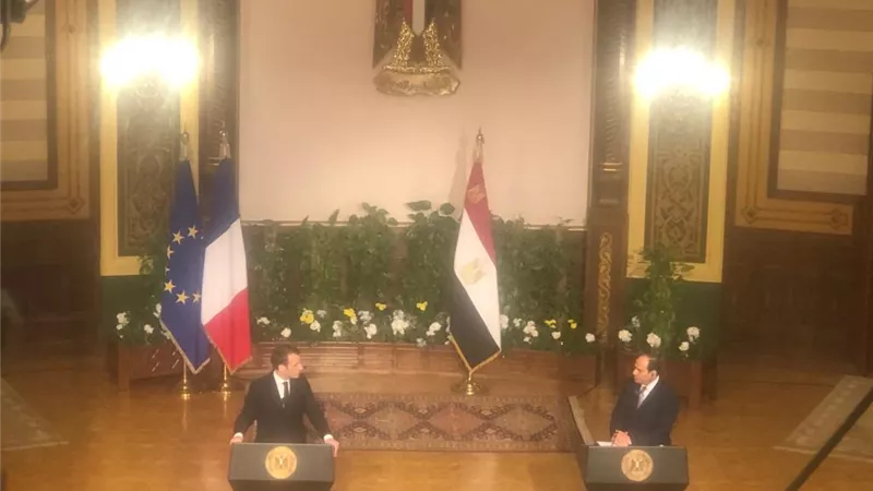الرئيس الفرنسى: نتعاون مع القاهرة لتعزيز المصالحة فى ليبيا