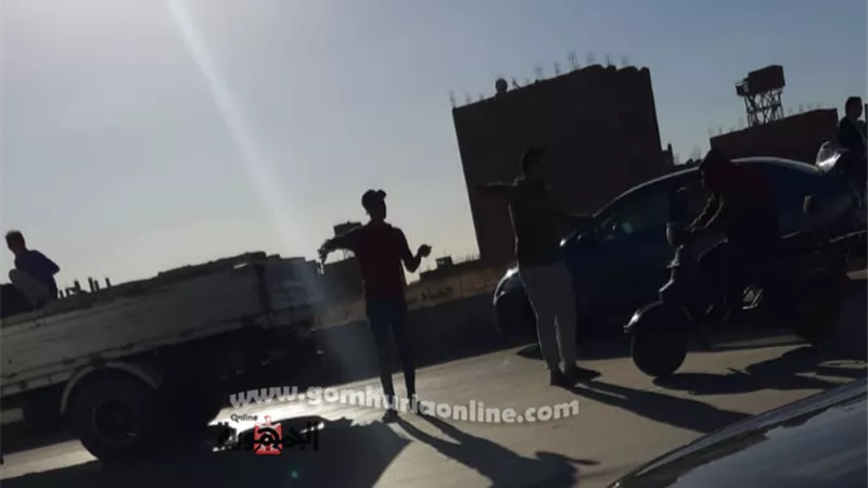 توقف حركة المرور أعلى دائري المريوطية إثر حادث سيارتين.. صور