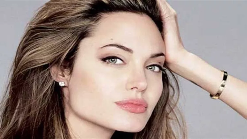 أنجلينا جولى تفاجىء جمهورها بتعاقدها على بطولة فيلم جديد