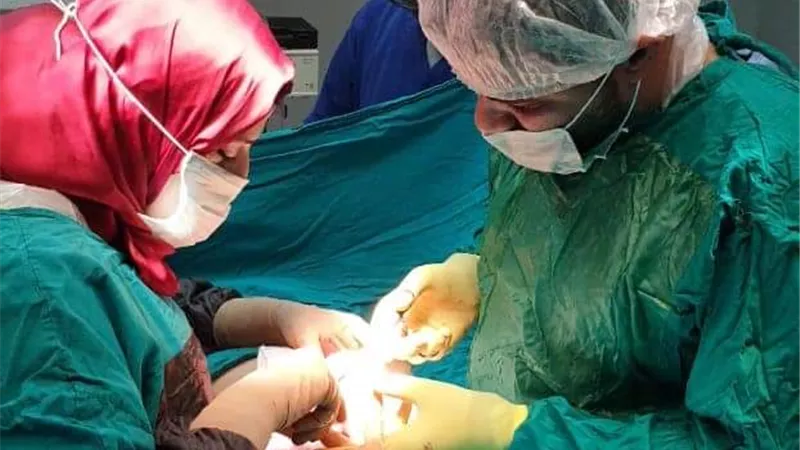 جراحة عاجلة لسيدة برازيلية تعاني من ورم حول المبيض بمستشفي دهب