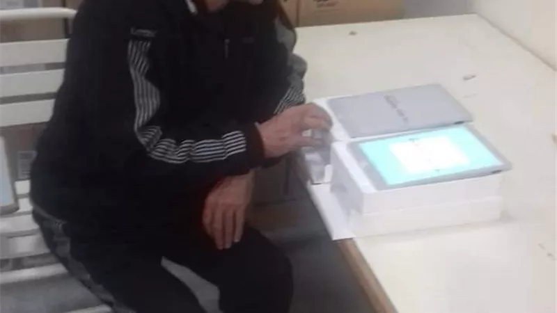 اخصائيو بنى سويف فى تفعيل تابلت اولى ثانوى