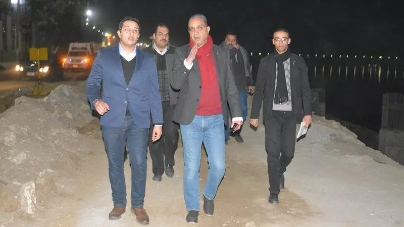 محافظ سوهاج يتفقد أعمال الإنشاءات بمشروع 