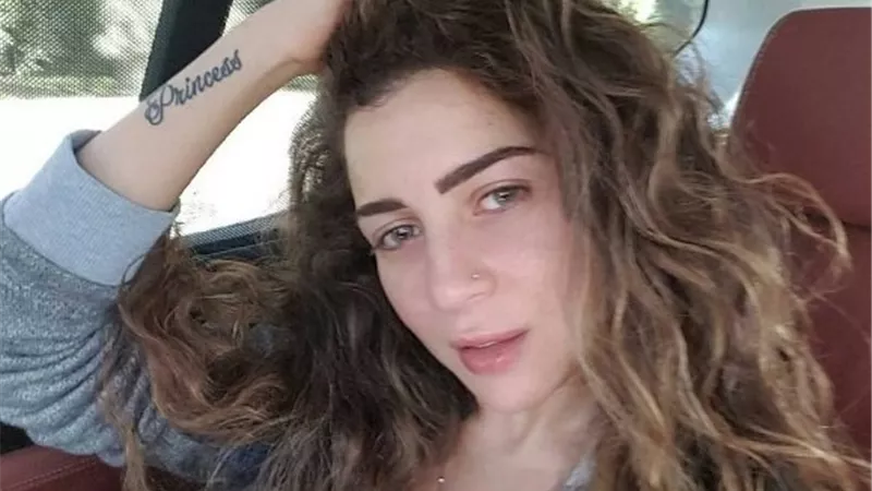 مى عز الدين تستعد 