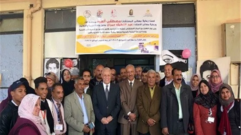 إفتتاح المعرض الفنى للطلاب بالأقصر