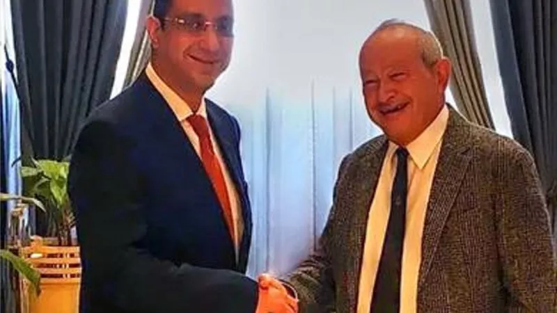 نجيب ساويرس يلتقى محافظ سوهاج لإقامة مشروعات استثمارية فى المحافظة
